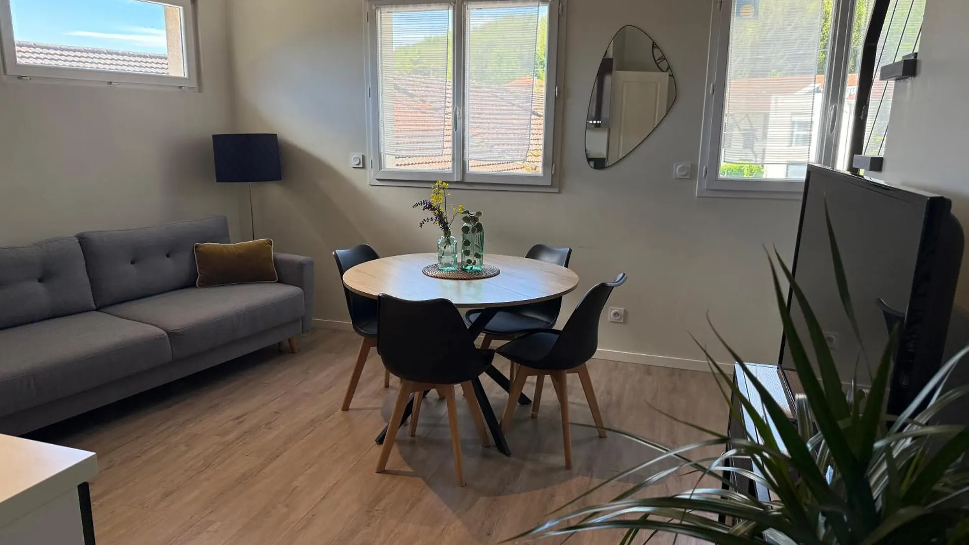 Loft, Studio And Love Rooms Apartment Bourg-Saint-Christophe